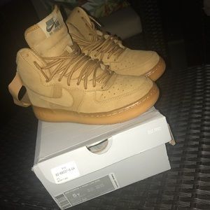 AIR FORCE 1 HIGH LV8